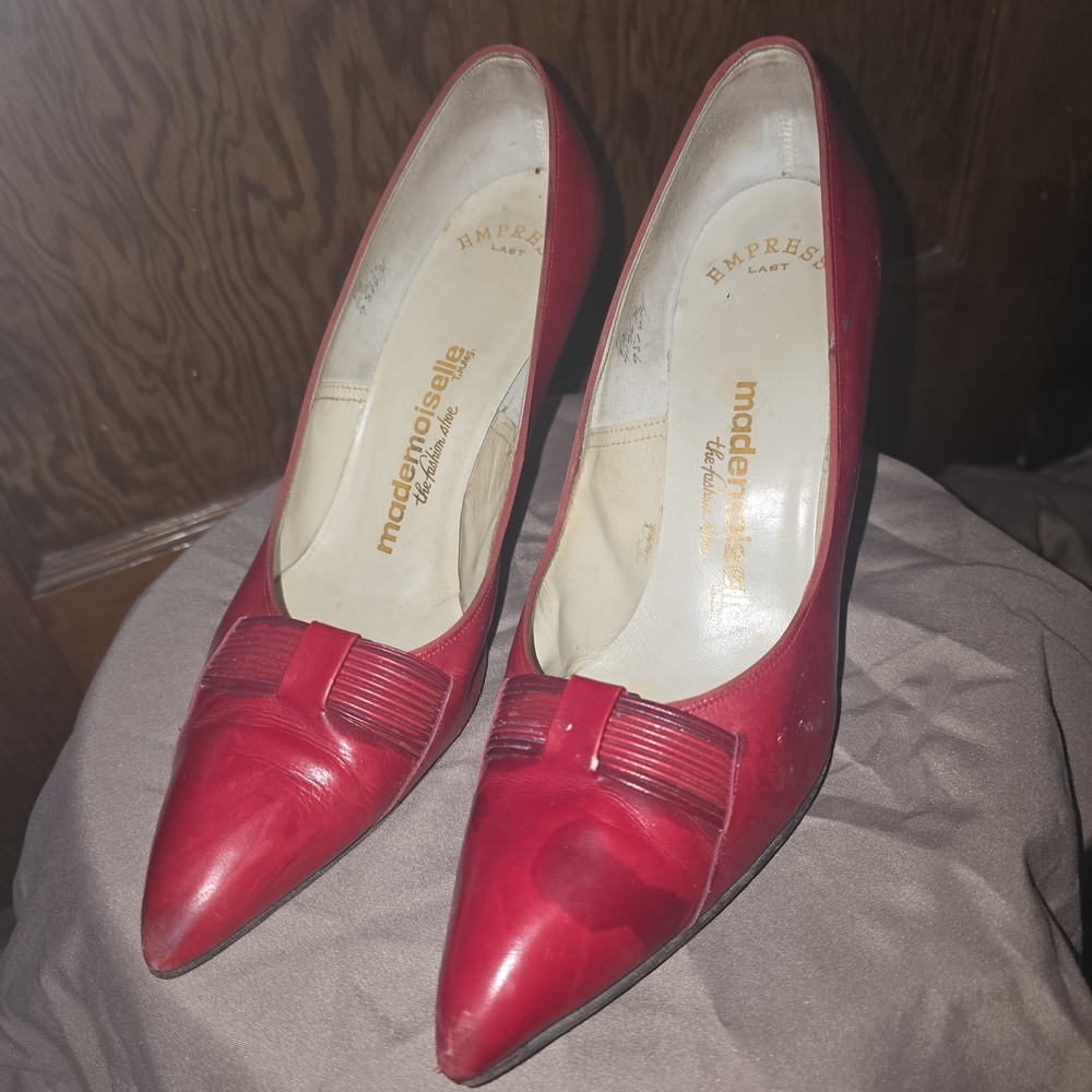 VINTAGE Mademoiselle Red Classic Heels